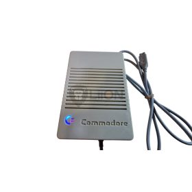   Commodore C128 stílusú hálózati tápegység pulzáló logóval